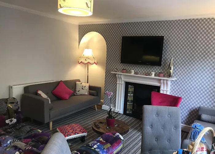 City Centre - Rivers Street, Quiet 2 Bed Ground Floor Georgian Garden Apartment Bath, United Kingdom