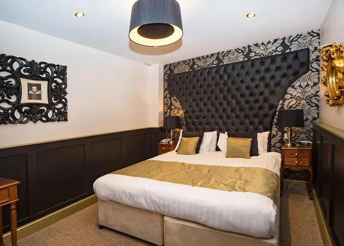 Henley Hotel