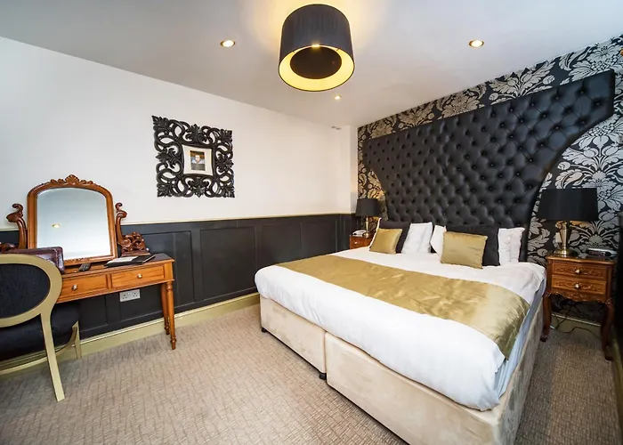 Henley Hotel