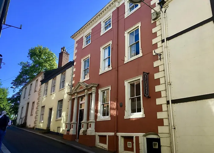 Six Castlegate
