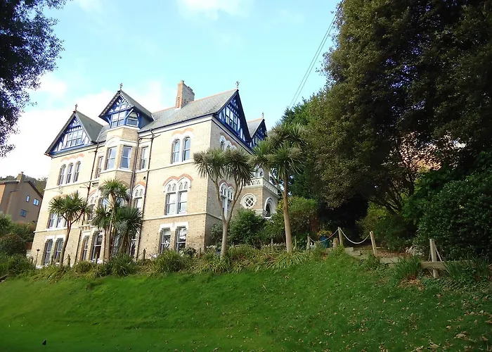 Westwell Hall