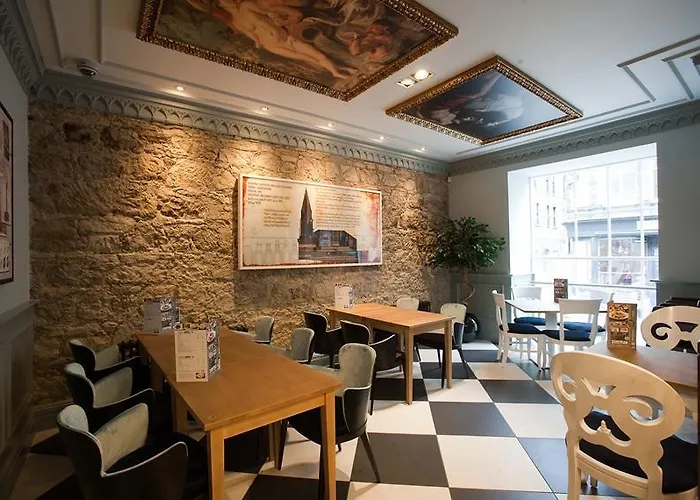 The Guildhall And Linen Exchange Wetherspoon Dunfermline, United Kingdom