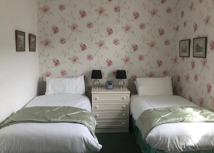 Cary Court - Guest House
