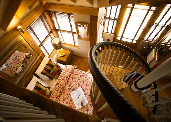 Moss Wood Lodges