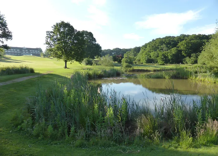 London Beach Country Hotel & Golf Club