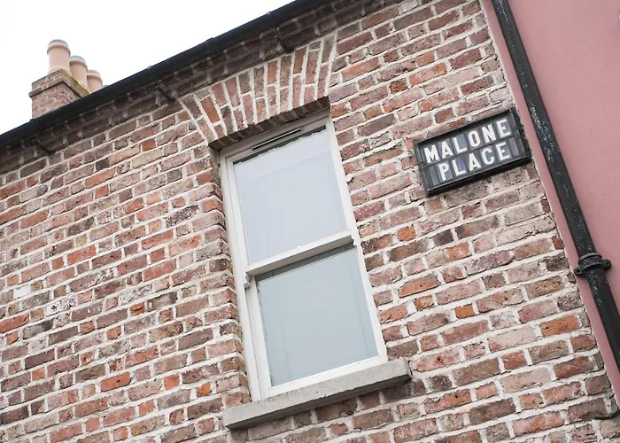 Malone Place Apartment
