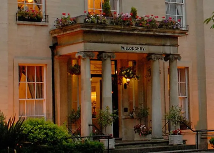 Willoughby House & Apartments