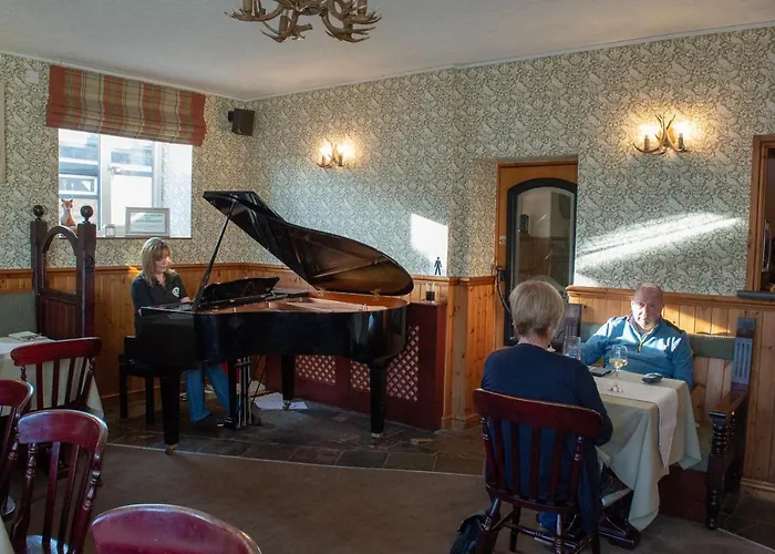 Kinmount Hotel