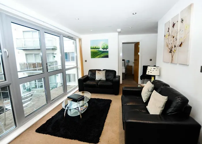 Your Stay Bristol Marsh House