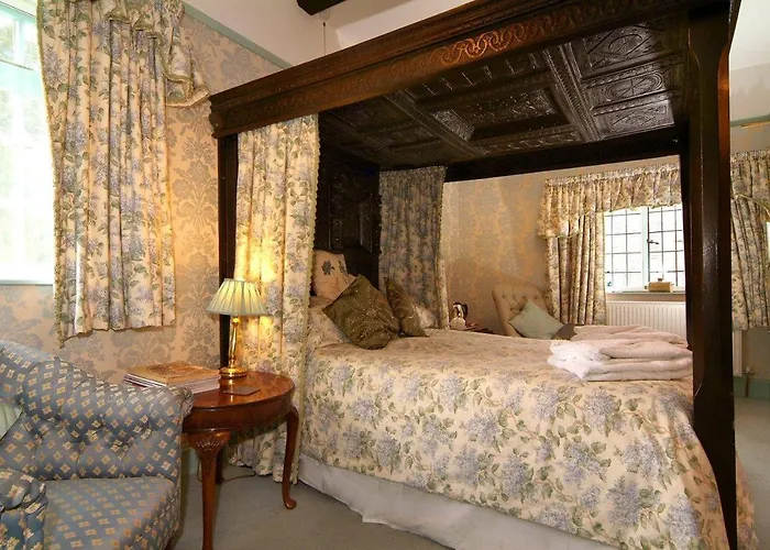 Cowley House Guest House