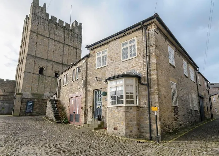 Castle Cottage