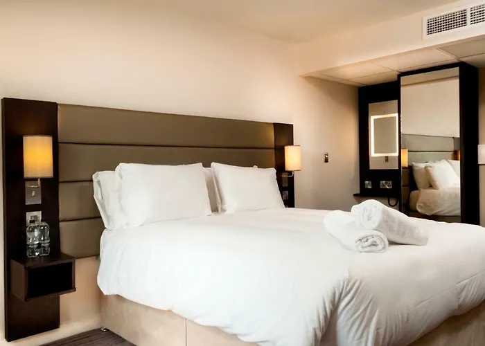 Newport Central Hotel