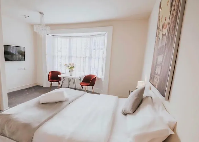 Saffron Suite And Kitchen