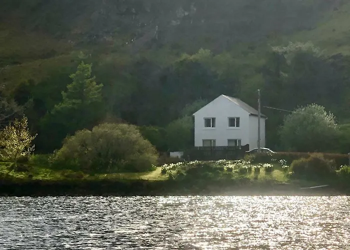 Storr Apartments