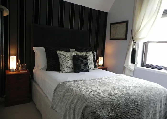 Bath Lodge Castle Woolverton, United Kingdom