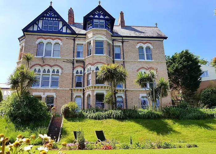 Westwell Hall