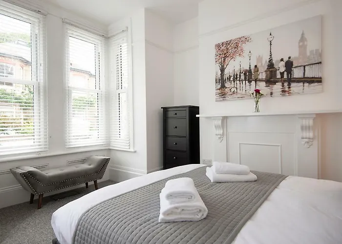 Flat A - Spacious Ground Floor, 1 Bedroom Apartment In Central Southsea, Portsmouth