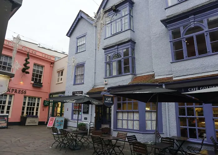 Golden Cross Guesthouse