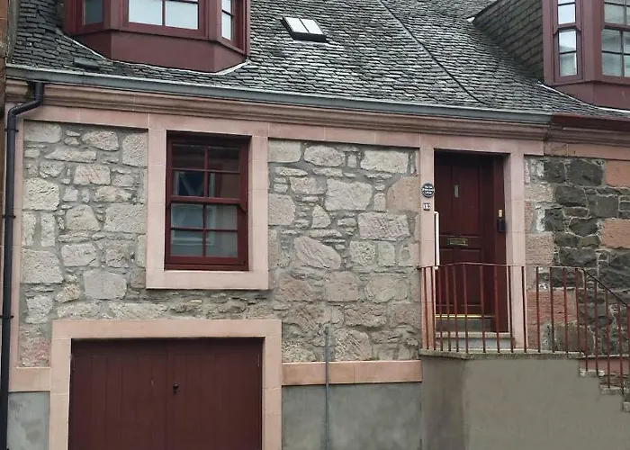 Old Fisherman'S Cottage