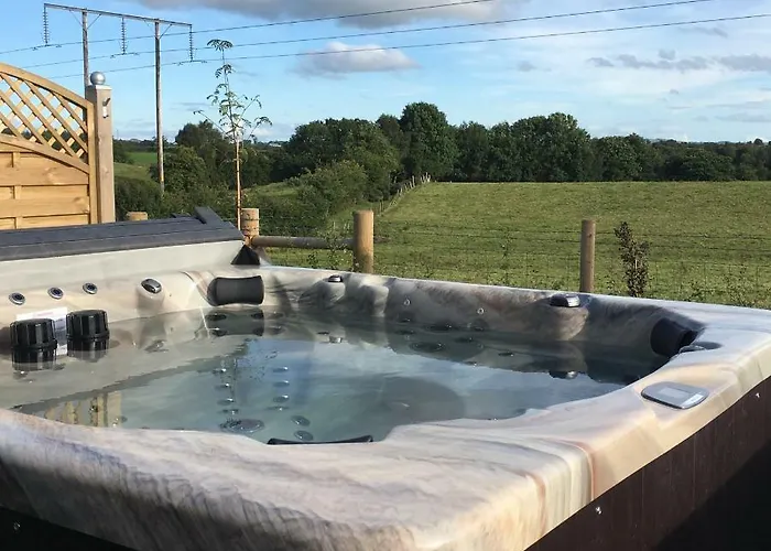 Arvalee Retreat With Outdoor Hottub