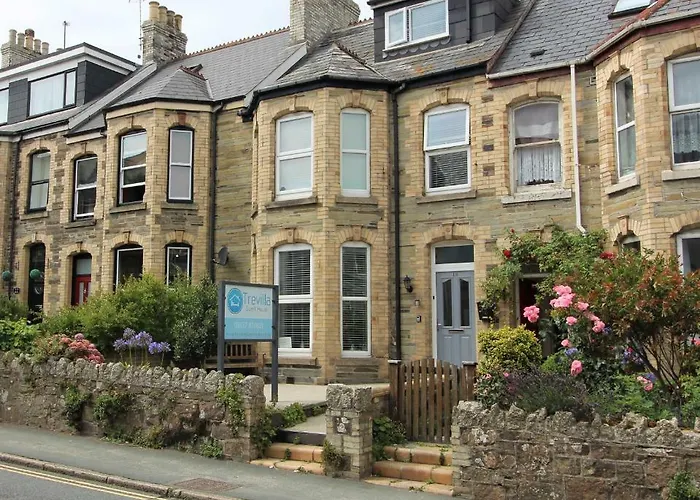 Newquay Escape, 5 Spacious Ensuite Bedrooms & Parking- Simplycheckin