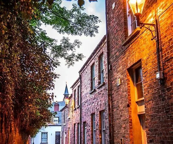 Palace Street Apartments