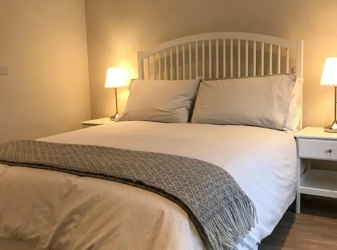 Bush House Accommodation - The Diamond
