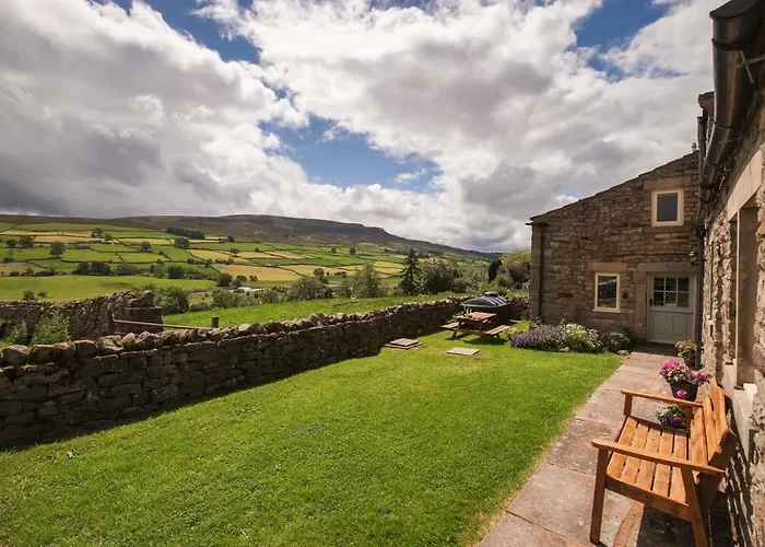 Crow Hall - Luxury Holiday Accommodation