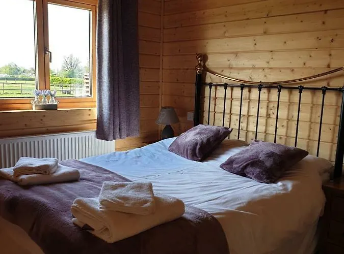 Ruth'S Retreat Shropshire Countryside Lodge With Private Hot Tub & Great Views Shrewsbury, United Kingdom