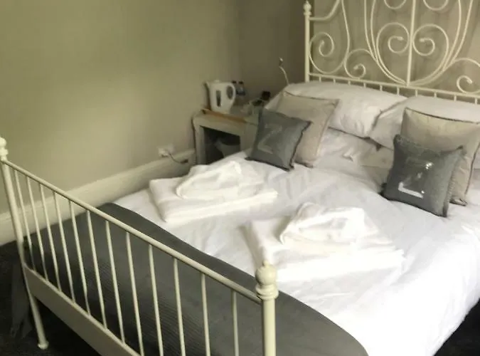 Two Little Ducks Guesthouse Ellesmere Port, United Kingdom