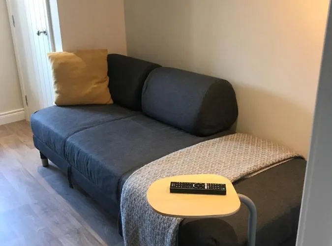 Bush House Accommodation - The Diamond