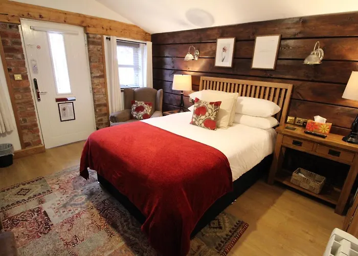Boutique Garden Lodge @ The Larches