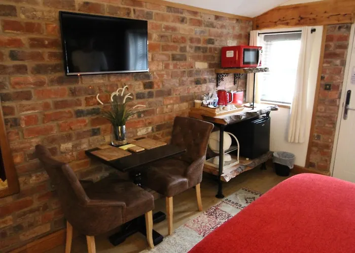 Boutique Garden Lodge @ The Larches