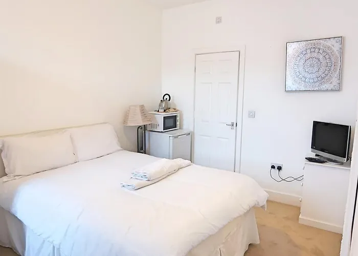 Whitburn Guest House About 7 Mins Walk To The City Free Internet Tv Doncaster, United Kingdom