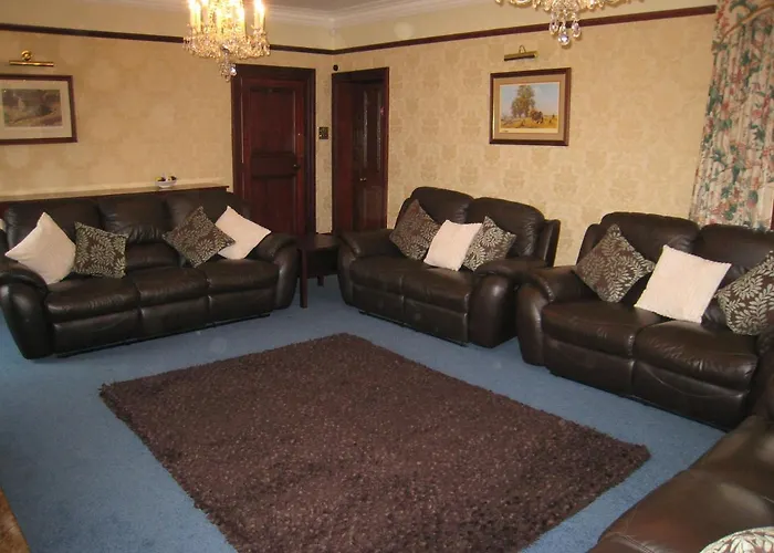 Ashleigh House - Hot Tub, Snooker Table, Sleeps 24