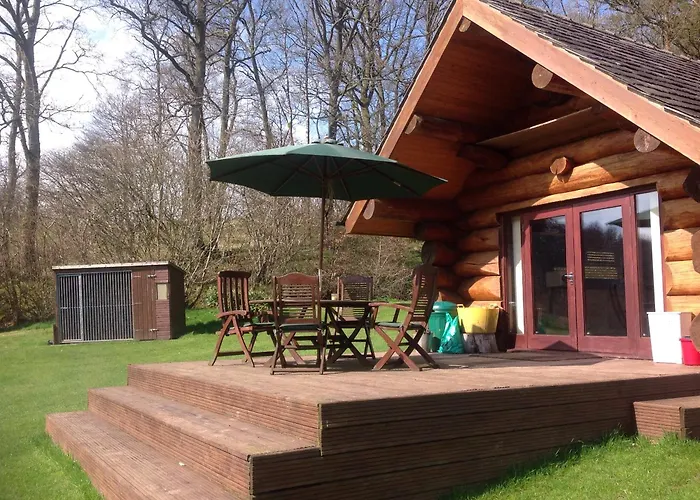 Lyne View, Log Cabin