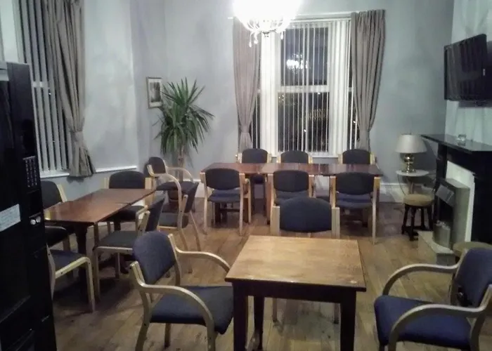 Oyo Clifton Hotel