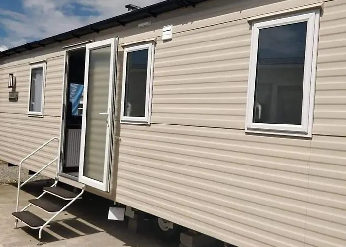 Black Rock Sands Caravan Sleeps 8