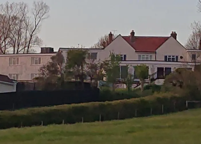 Sandown Manor