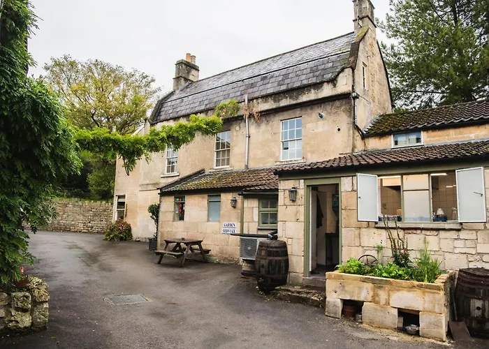 Wheelwrights Arms Country & Pub