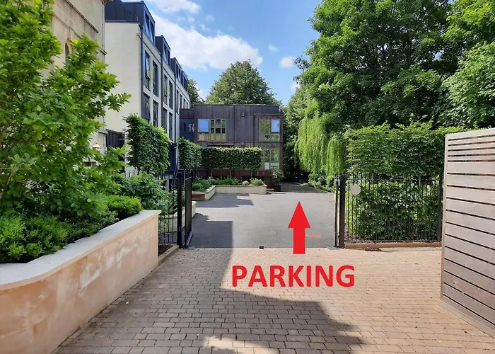 Student Castle Studio Apartments - Free Parking